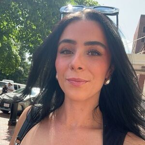 Meet your Posher, Olivia